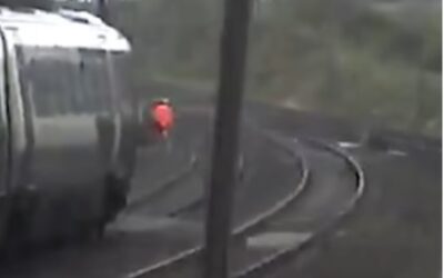 Rail contractor told to rethink working methods after near-miss