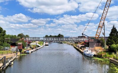New bridge installed at Tewkesbury Marina