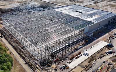 McLaren builds Swindon warehouse